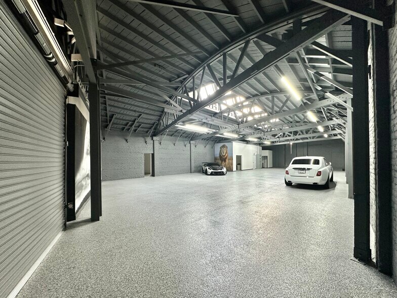 More Photos Of 525 W Windsor Rd, Glendale Manufacturing For Sale