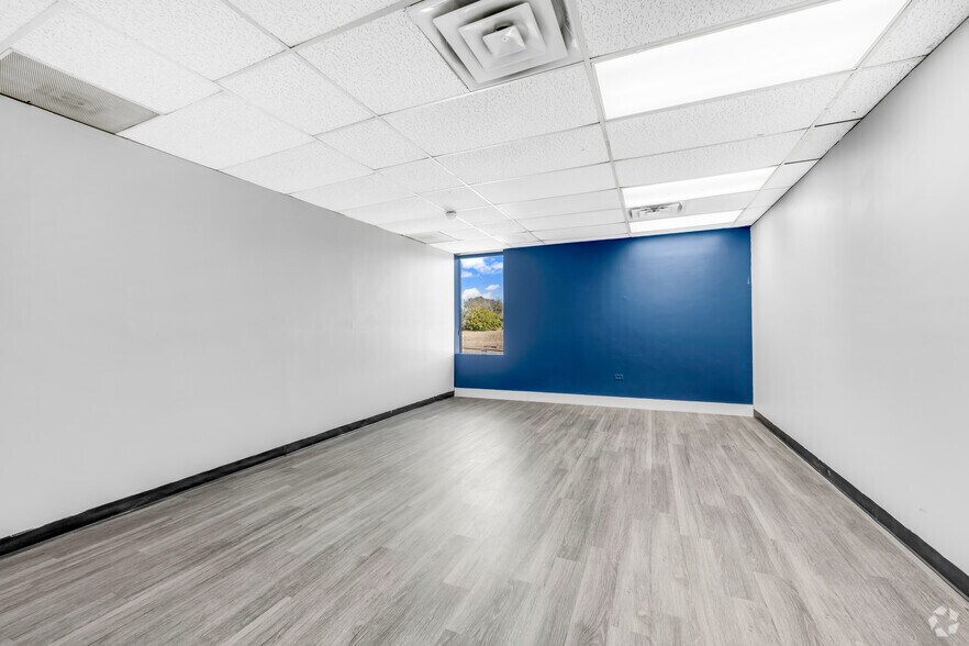 More Photos Of 2920 Motley Dr, Mesquite Medical For Lease