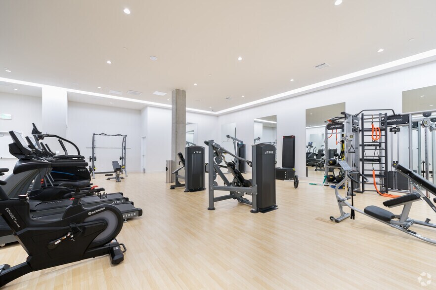 More Photos Of 1380 N California Blvd, Walnut Creek Apartments For Lease