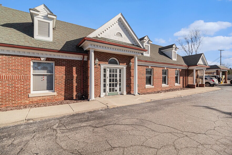More Photos Of 27332 Woodward Ave, Royal Oak Office Residential For Lease