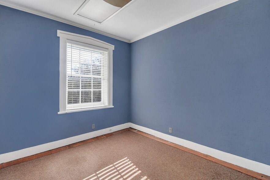 More Photos Of 120-124 W Liberty St, Savannah Office Residential For Sale