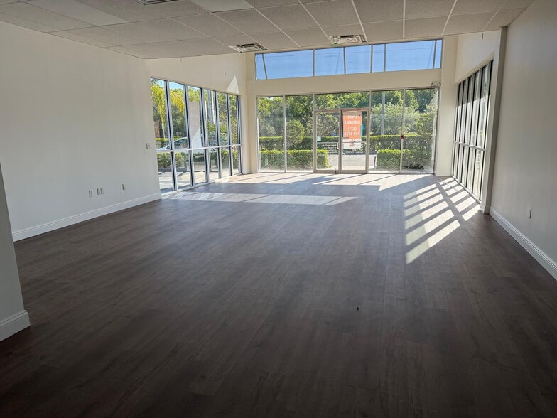 More Photos Of 1418 N Semoran Blvd, Orlando Freestanding For Lease