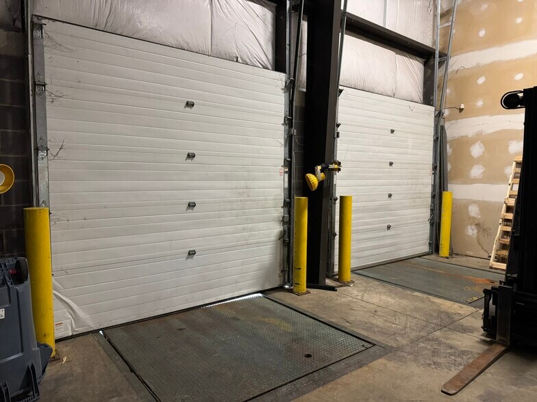 More Photos Of 3303 William Richardson Dr, South Bend Light Manufacturing For Sale