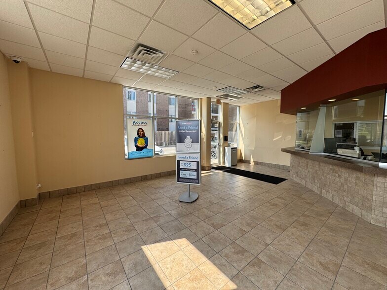 More Photos Of 1375 Huron Church Rd, Windsor Freestanding For Lease