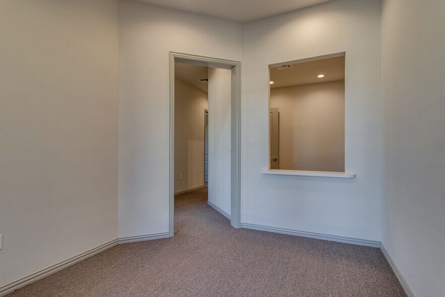 More Photos Of 5802 Watauga Rd, Watauga Medical For Sale