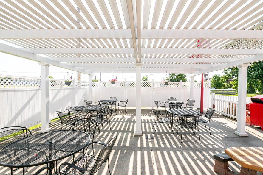 More Photos Of 961 E High St, Hicksville Restaurant For Sale