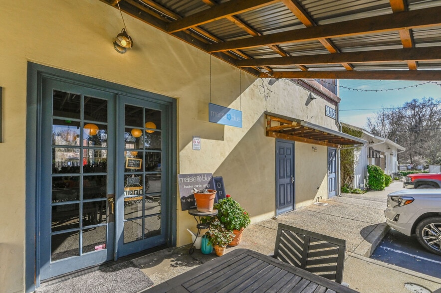 More Photos Of 191 Main St, Murphys General Retail For Sale