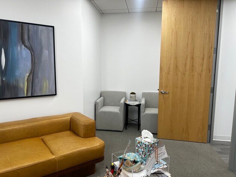 More Photos Of 10866 Wilshire Blvd, Los Angeles Office For Lease