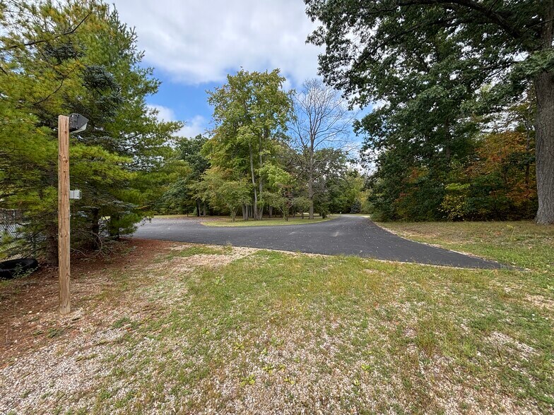 More Photos Of 2655 W Ludington Dr, Farwell Office For Sale