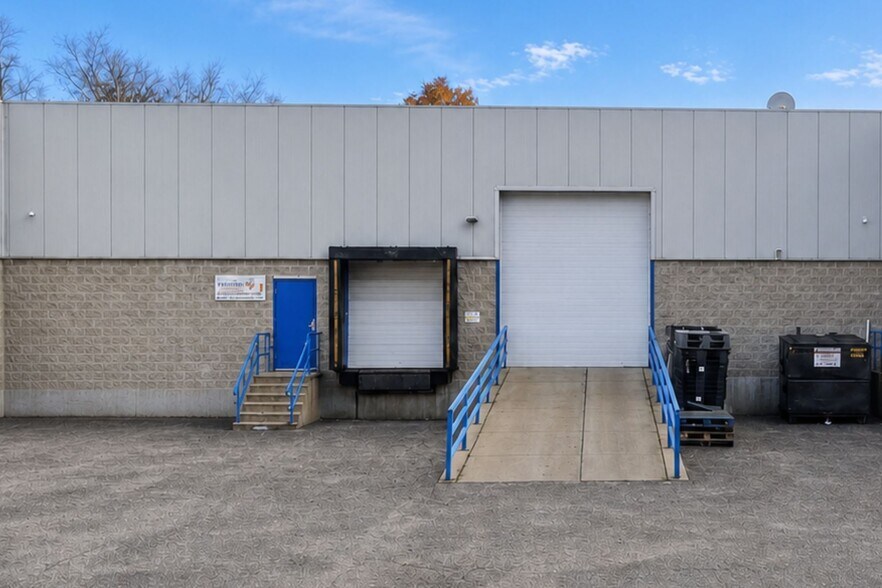 More Photos Of 200 Cascade Blvd, Milford Research And Development For Lease
