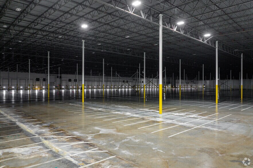 More Photos Of 2380 Sullivan Rd, Aurora Manufacturing For Lease