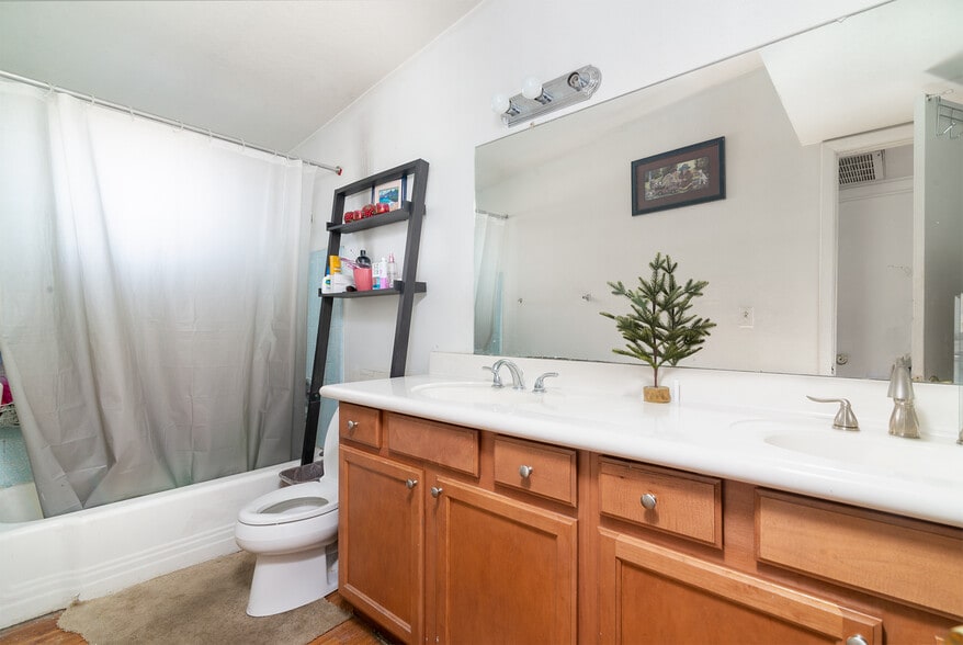 More Photos Of 505 N Williams, Mesa Apartments For Sale