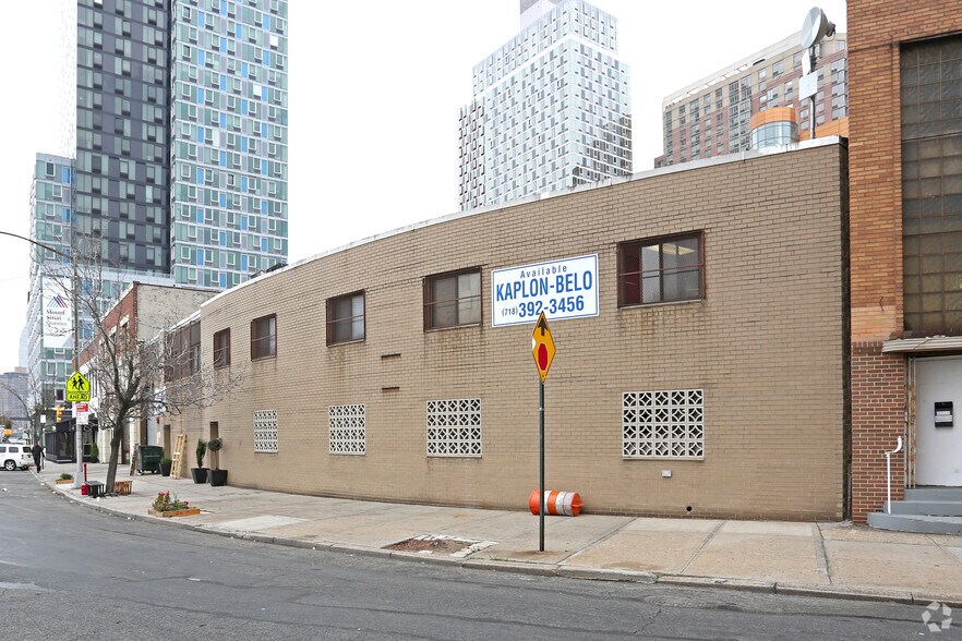 Primary Photo Of 2-15 Borden Ave, Long Island City Light Manufacturing For Lease