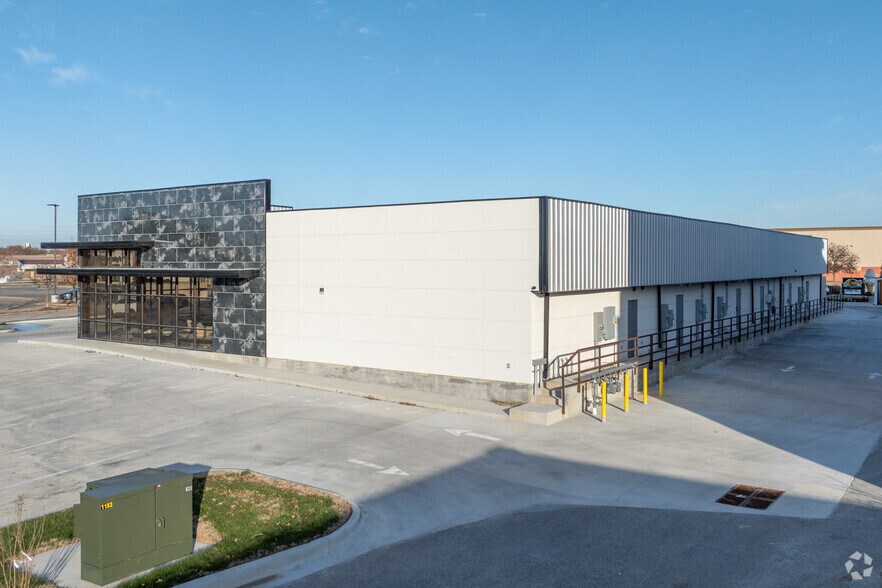 More Photos Of 10245 S 82nd E Ave, Tulsa Storefront Retail Office For Lease