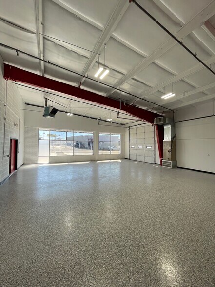 More Photos Of 1851 Commander Dr, Lake Havasu City Freestanding For Lease