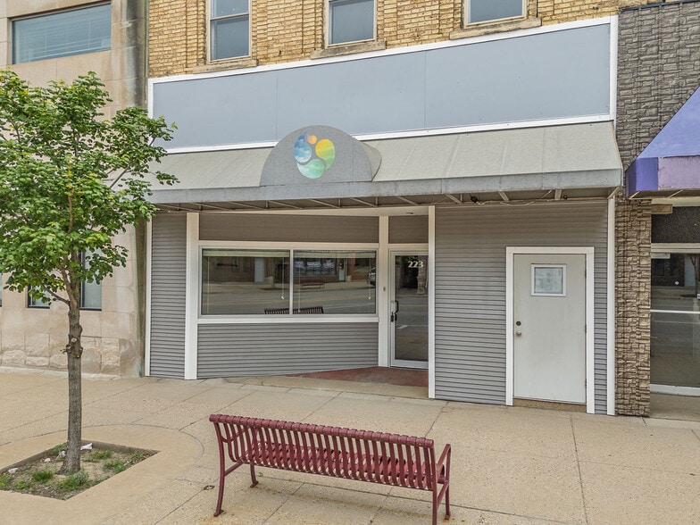 More Photos Of 223 E Main St, Reedsburg Storefront Retail Office For Sale