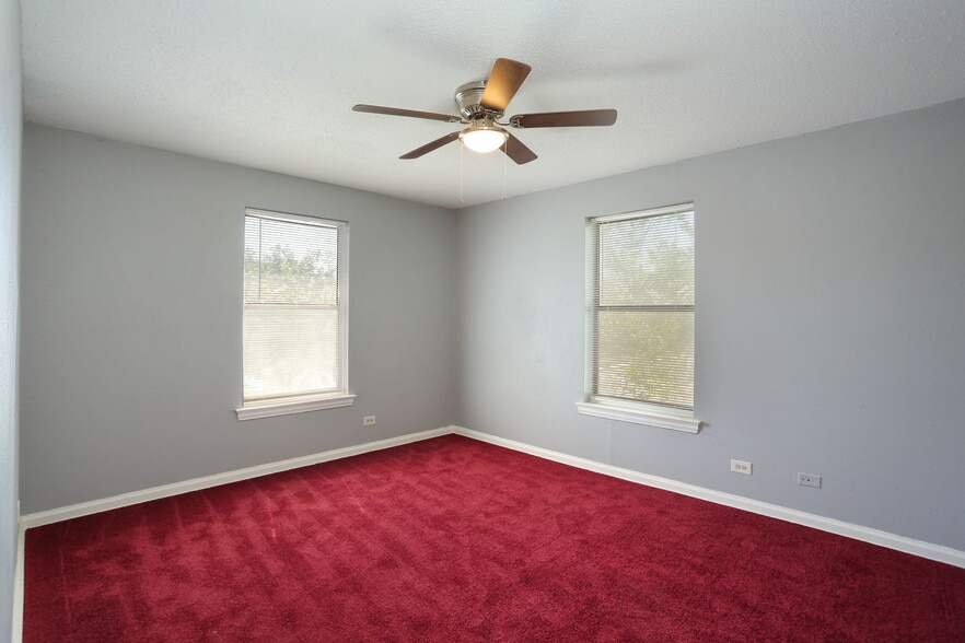 More Photos Of 309 Calgary Ave, San Antonio Apartments For Sale