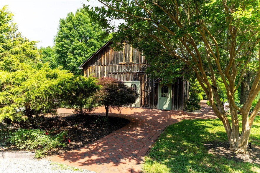 More Photos Of 252 David Bruce Ave, Charlotte Court House Hospitality For Sale
