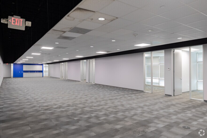 More Photos Of 4710 N Sam Houston Pky W, Houston Unknown For Lease