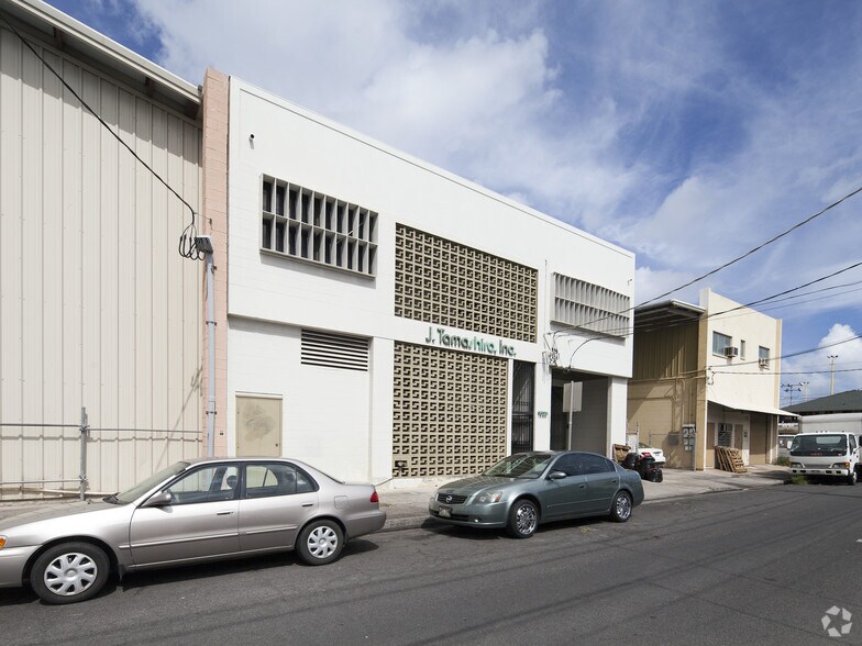 More Photos Of 1628 Democrat St, Honolulu Warehouse For Sale