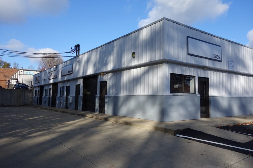 More Photos Of 1388 Chattahoochee Ave, Atlanta Light Distribution For Lease