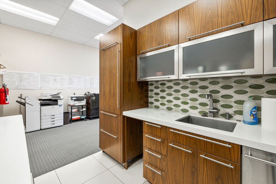 More Photos Of 75090 St. Charles Pl, Palm Desert Warehouse For Lease