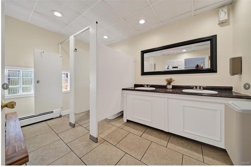 More Photos Of 7 E River Rd, Central Square Restaurant For Sale