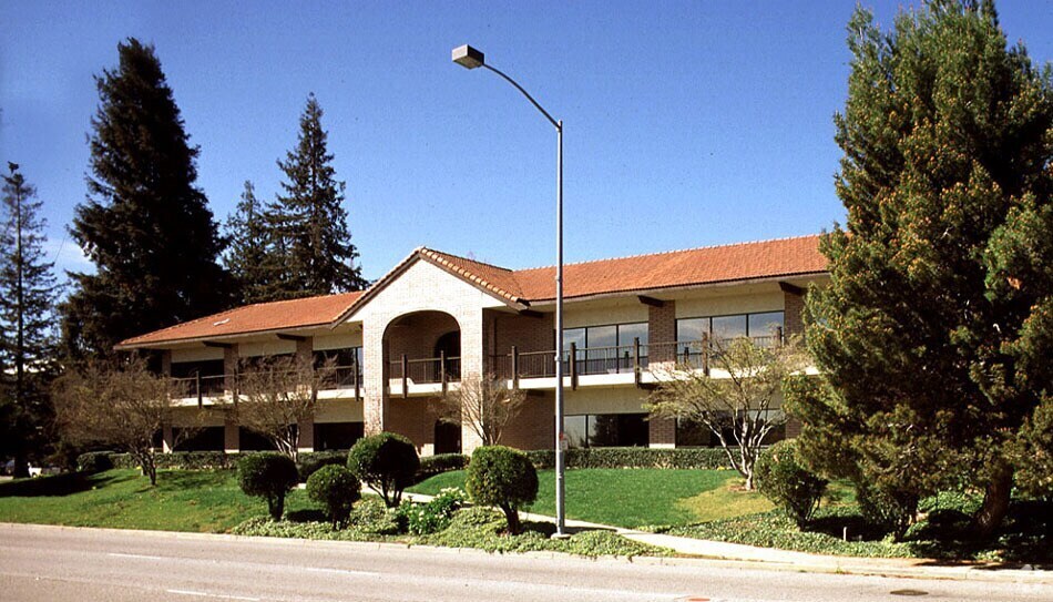 Primary Photo Of 10275 N De Anza Blvd, Cupertino Medical For Lease