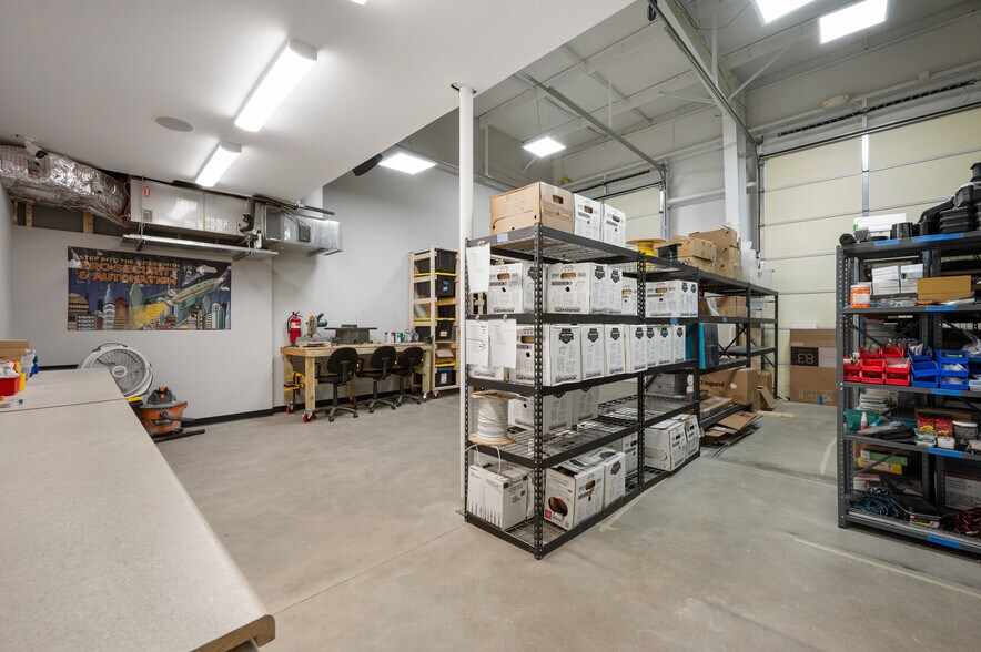 More Photos Of 12550 Promise Creek Ln, Fishers Light Distribution For Lease