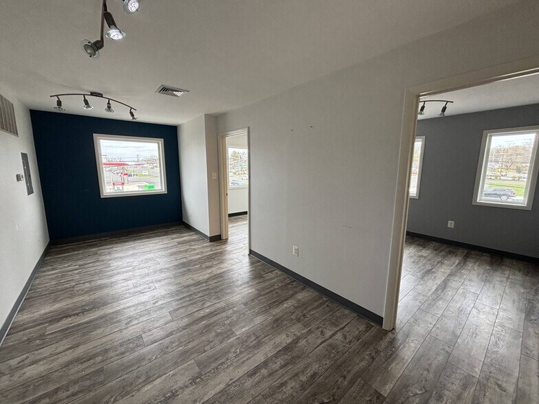 More Photos Of 901 Mantua Pike, Woodbury Office For Lease
