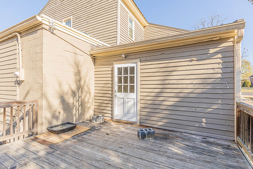 More Photos Of 13185 Hanover Courthouse Rd, Hanover Freestanding For Lease