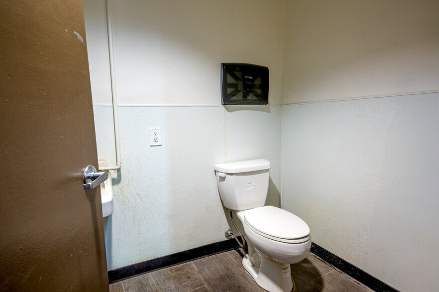 More Photos Of 333 S Brookhurst Rd, Fullerton Freestanding For Sale