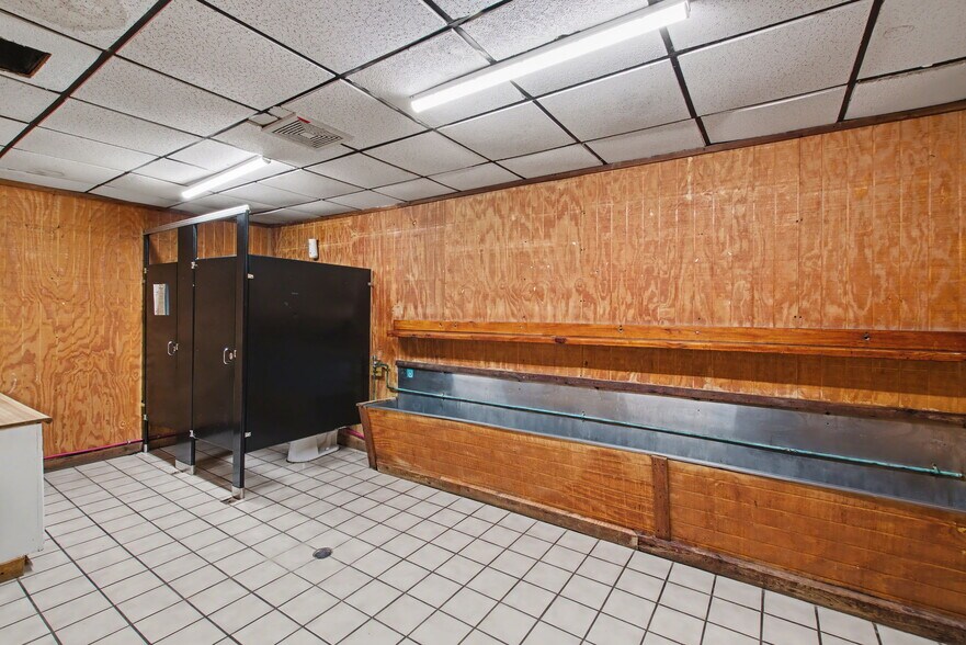 More Photos Of 15615 E State Highway 29, Buchanan Dam Restaurant For Sale