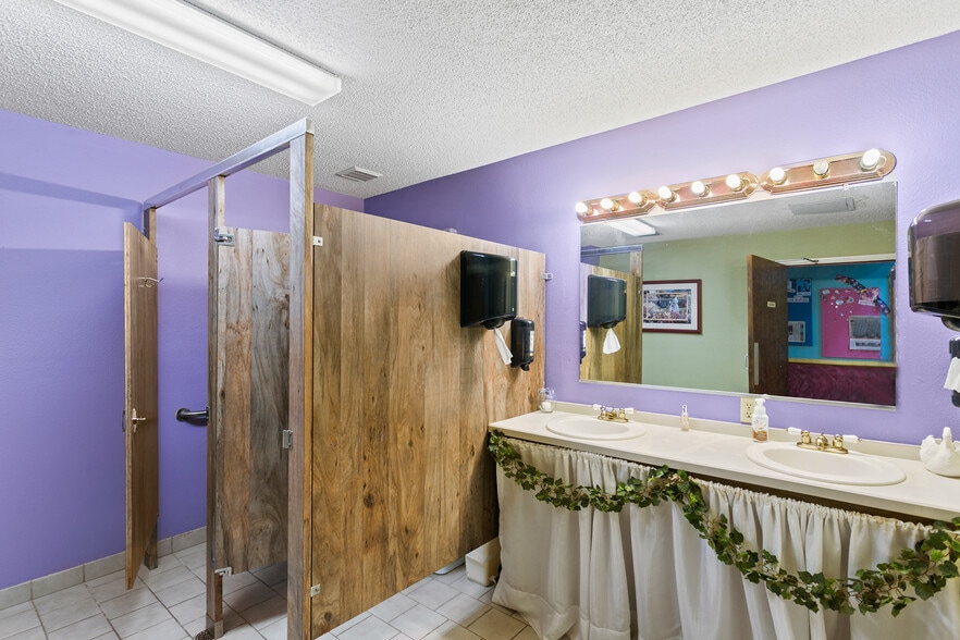 More Photos Of 3601 E Moody Blvd, Bunnell Religious Facility For Sale