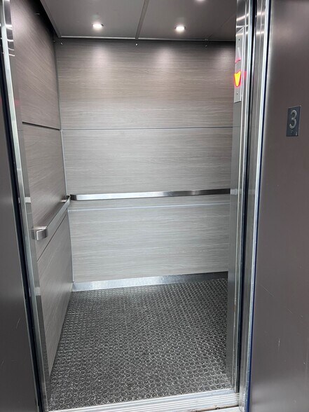 More Photos Of 120 Thomas St, Worcester Medical For Lease