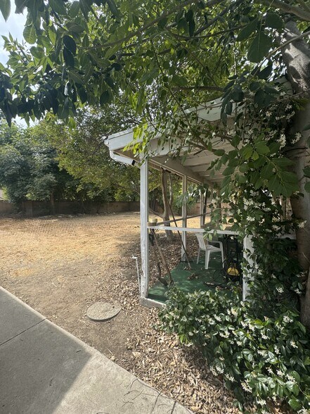 More Photos Of 10811 Amigo Ave, Porter Ranch Specialty For Sale