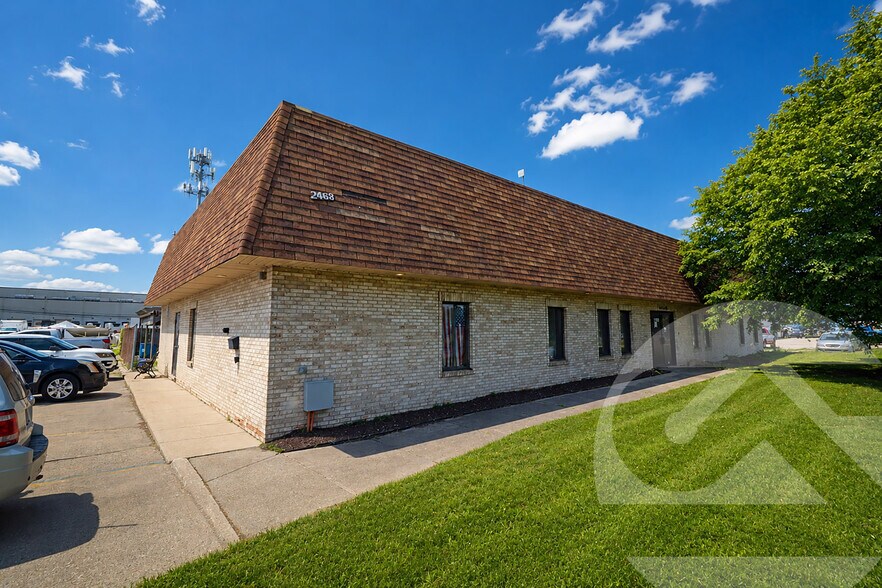Primary Photo Of 14156 E 11 Mile Rd, Warren Warehouse For Sale