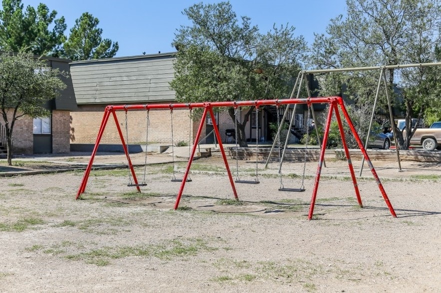 More Photos Of 1101 W Sherer St, Fort Stockton Apartments For Sale