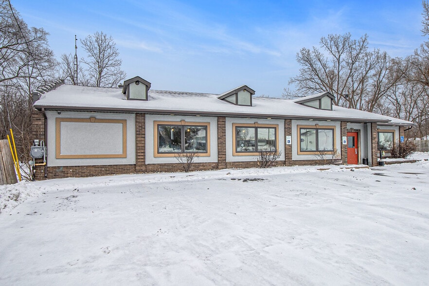 More Photos Of 5153 Fenton Rd, Flint Restaurant For Sale