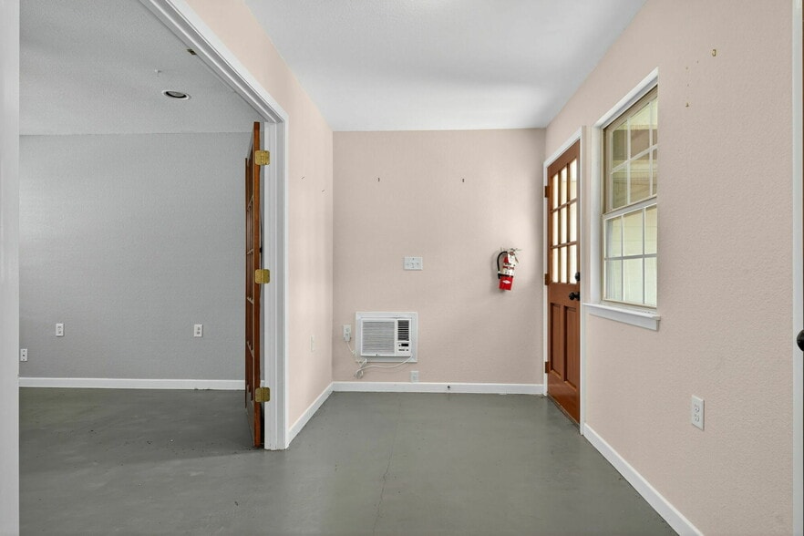 Primary Photo Of 916 E Blanco Rd, Boerne Office For Lease