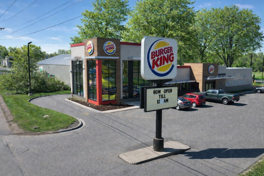 More Photos Of 2535 Division St N, North Saint Paul Fast Food For Sale