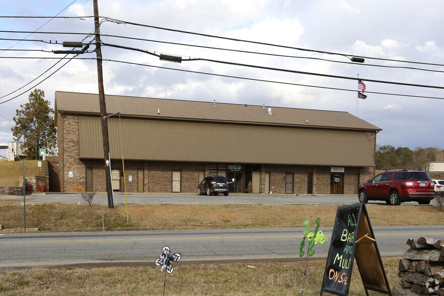 More Photos Of 540 N Main St, Jasper Storefront Retail Office For Lease