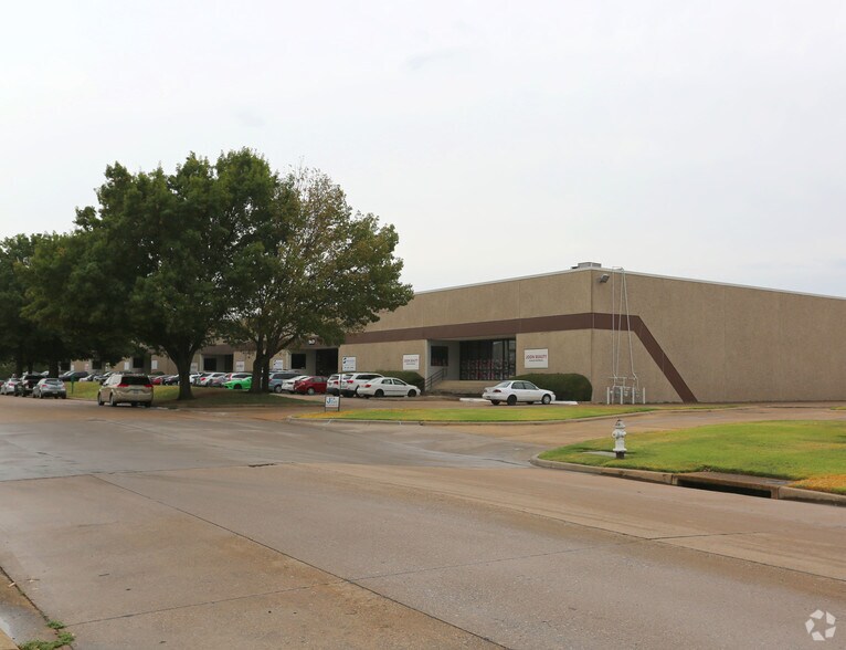 More Photos Of 11431 Ferrell Dr, Farmers Branch Warehouse For Lease
