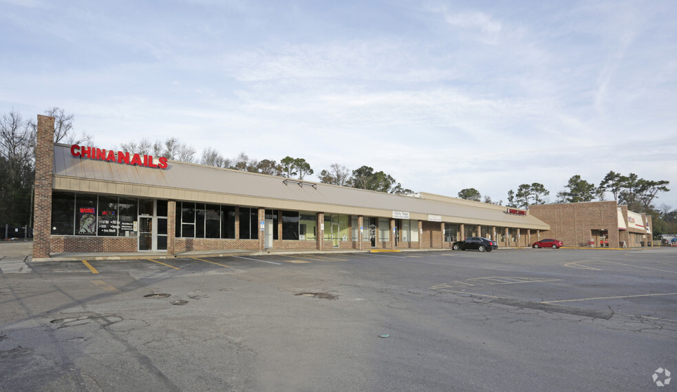 Primary Photo Of 10690-10696 Lem Turner Rd, Jacksonville Unknown For Lease