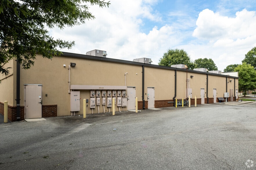 More Photos Of 4585 S Cobb Dr, Smyrna Freestanding For Lease