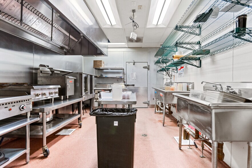 More Photos Of 307 W 38th St, New York Office For Lease