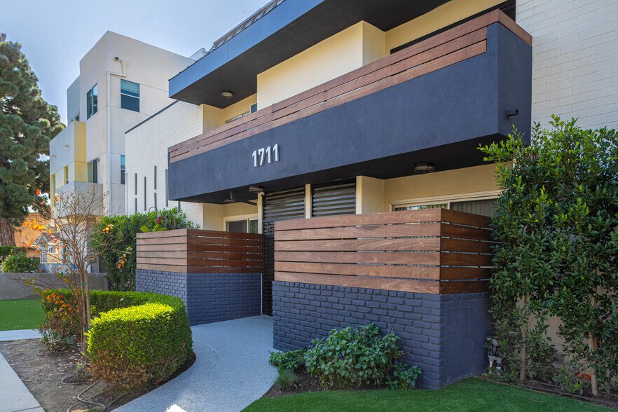 More Photos Of 1711 Granville Ave, Los Angeles Apartments For Sale