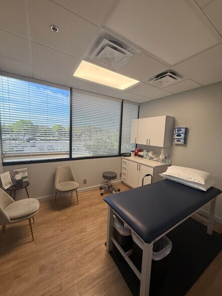 More Photos Of 9970 S Central Park Blvd, Boca Raton Medical For Lease