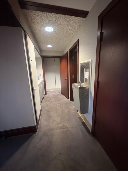 More Photos Of 1130 Vester Ave, Springfield Medical For Lease