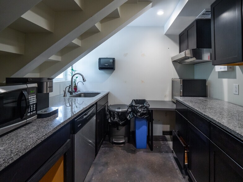 More Photos Of 13001 W Highway 71, Austin Storefront Retail Office For Sale